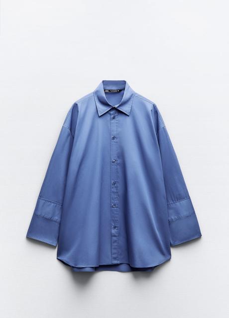 Camisa azul de Zara (25,99 euros)