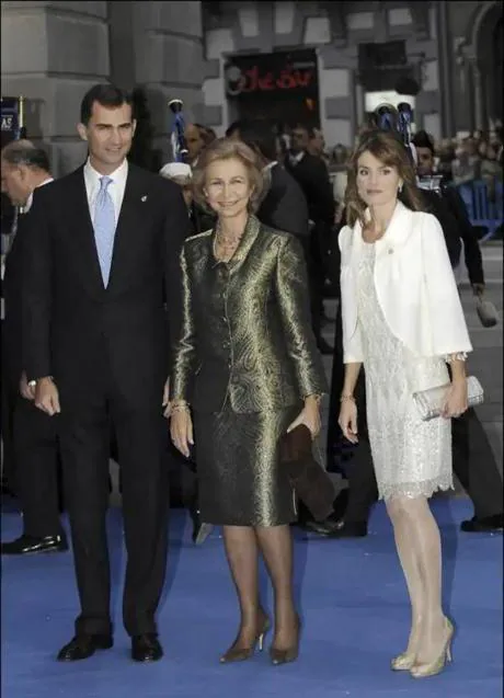 Doña Letizia con su peor look en los Premios Príncipe de Asturias 2007.