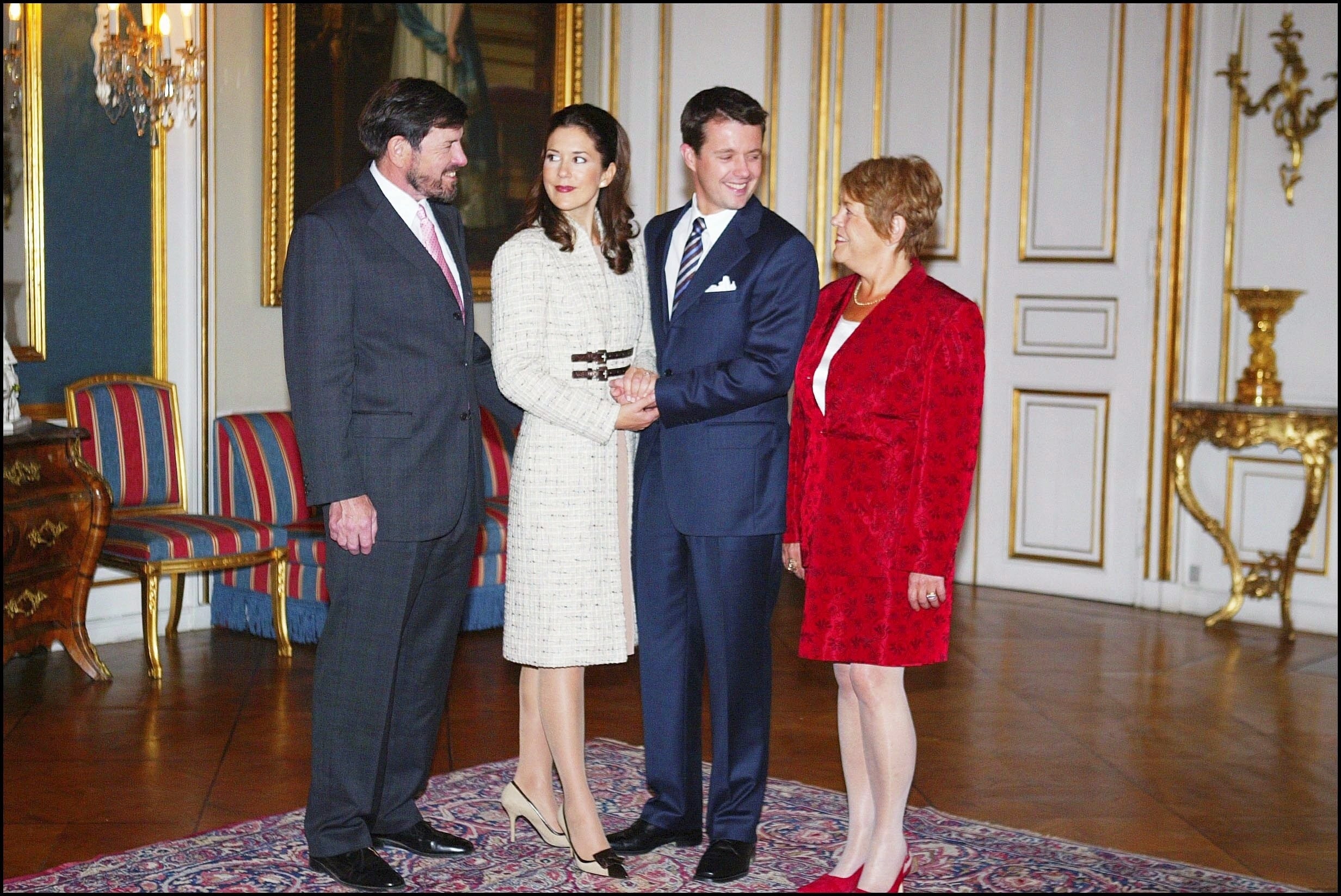 La princesa Mary de Dinamarca junto a su marido, el príncipe Felipe, su hermano John y la mujer de este. /GetTy