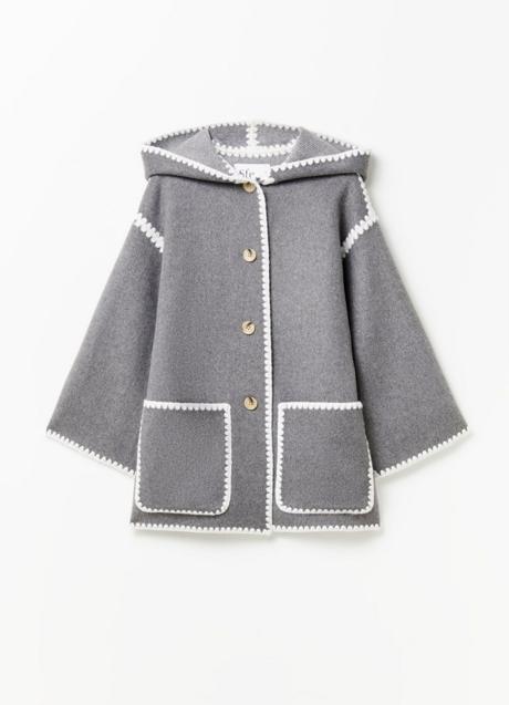 Chaqueta gris con capucha de Sfera (89,99 euros)