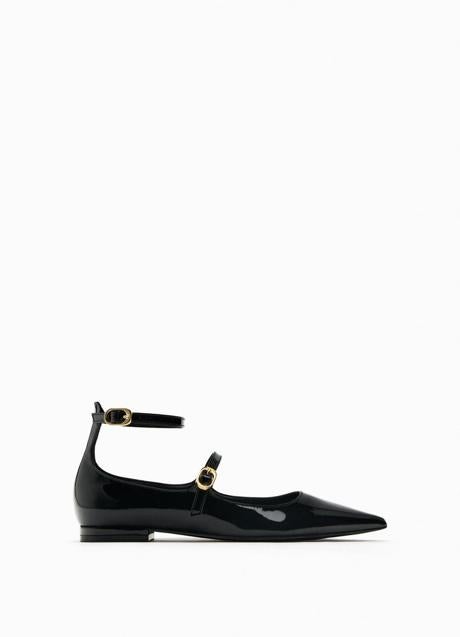 Zapatos negros de Zara (35,99 euros)