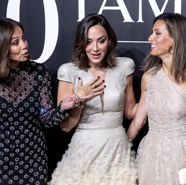 Isabel Preysler, Tamara Falcó y Ana Boyer, en una fiessta. 