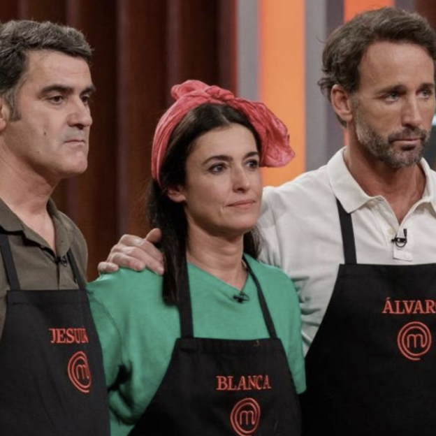 Álvaro Muñoz Escassi y Blanca Romero con Jesulín en Masterchef. 