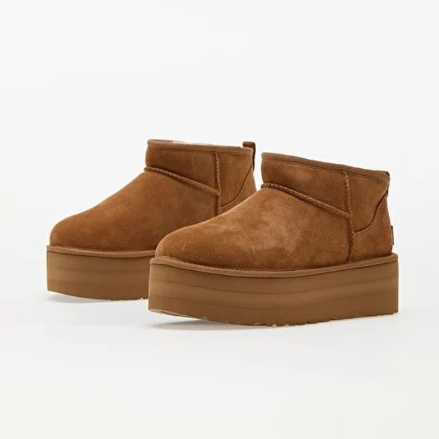 Ugg W Classic Ultra Mini Platform, 176,99 euros.