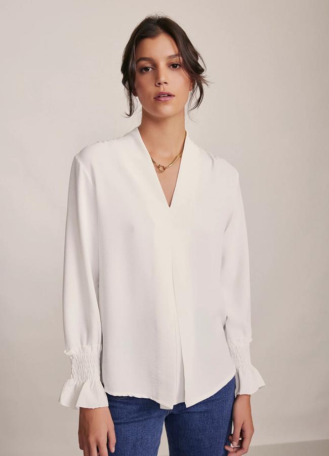 Blusa blanca romántica de algo Bonito, 19,99 euros.