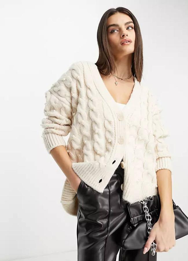 Cardigan trenzado con perlas