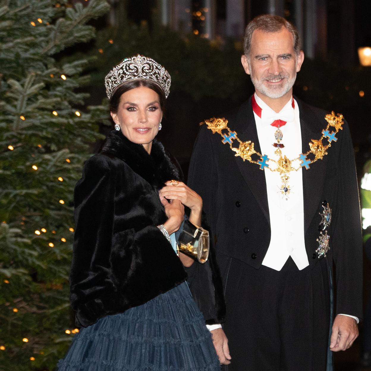 Los reyes Felipe y Letixzia, durante el periodo navideño. /gtres