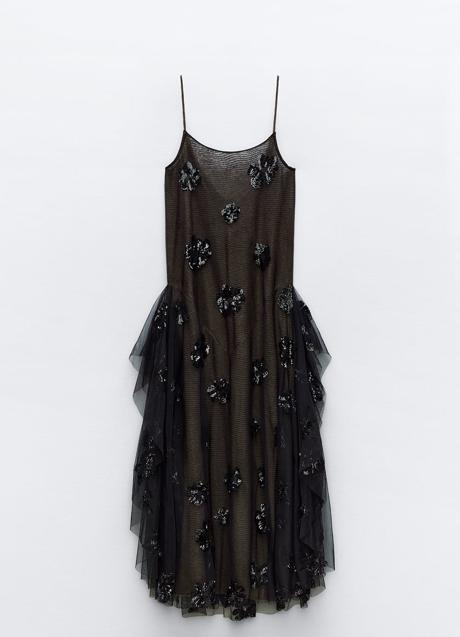 Vestido negro de Zara (99,99 euros)