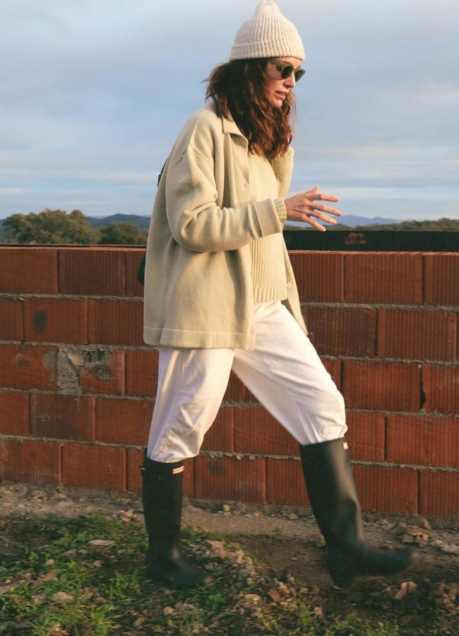 El look de Eugenia Silva con botas de agua.