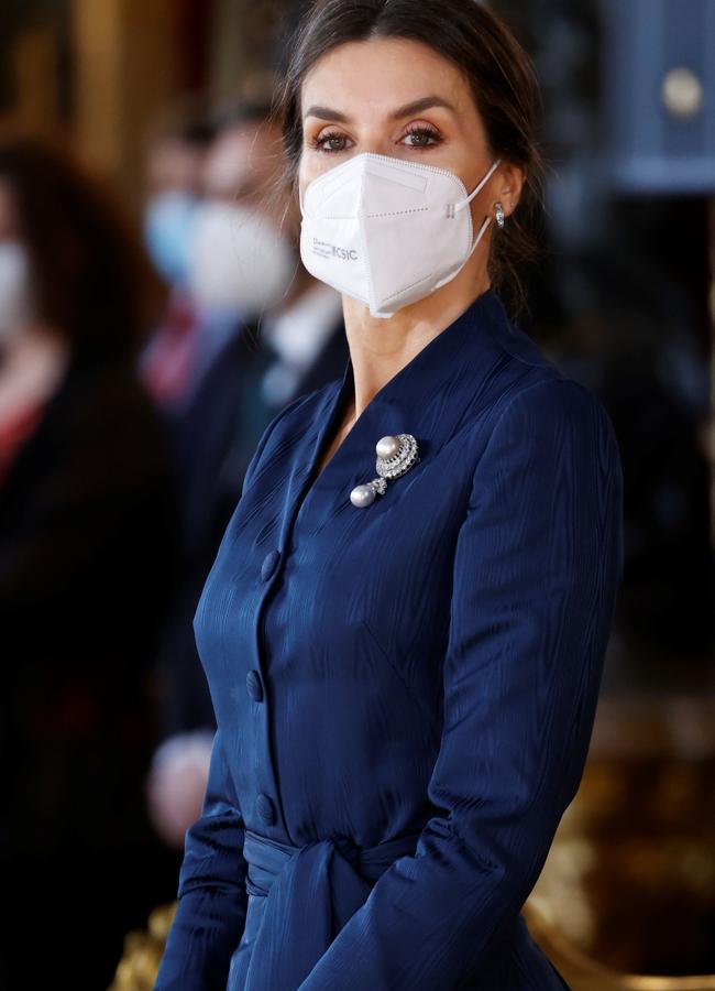 La reina Letizia en la Pascua Militar con el broche de la reina Victoria Eugenia en 2022. / LIMITED PICTURES