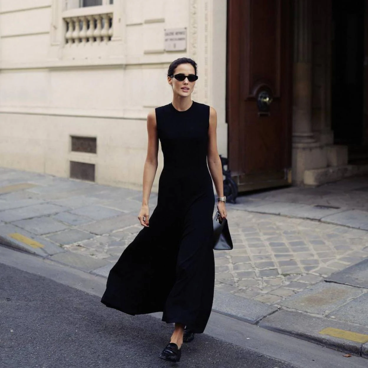El vestido largo blanco es el nuevo vestido largo negro y estas compras de  Zara, Stradivarius, Pull&Bear… lo demuestran