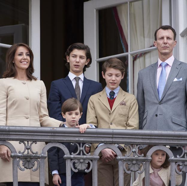 Joaquín y Marie junto a sus hijos. 