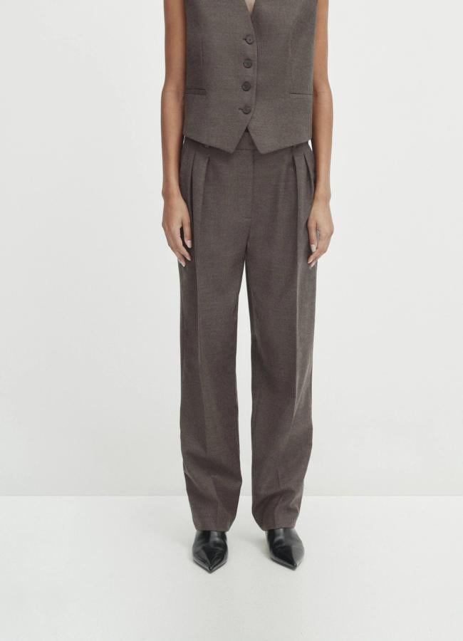 Pantalones marrones de Massimo Dutti, 59,95 euros