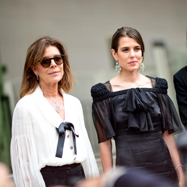 Carolina de Mónaco y su hija Carlota Casiraghi, conjuntadas de Chanel. 