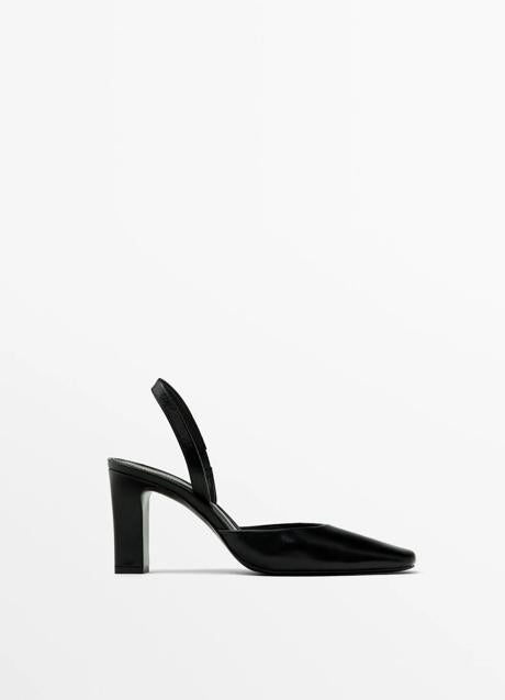 Zapatos de tacón de color negro de Massimo Dutti (89,99 euros)