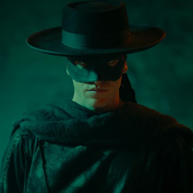 Miguel Bernardeau como Zorro en una imagen de su nueva serie que podremos ver en Amazon Prime Video y TVE.