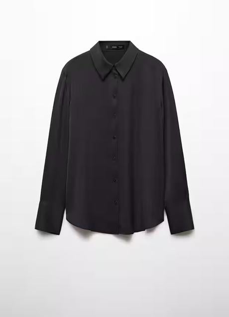 Camisa negra de Mango (25,99 euros)