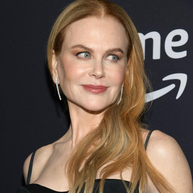 Nicole Kidman impacta con un atrevido vestido negro y consigue su look más sexy