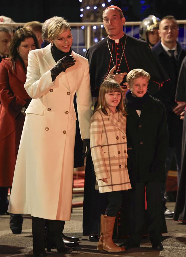 Charlène con sus hijos, los príncipes Gabriella y Jacques.