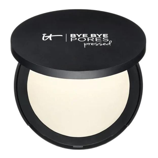 Bye Bye Pores Pressed Polvo Compacto Difuminador De Poros de It Cosmetics.