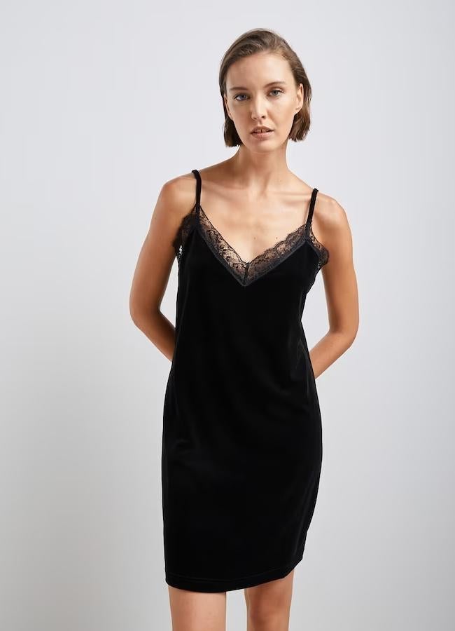 Vestido mini negro lencero de El Corte Inglés