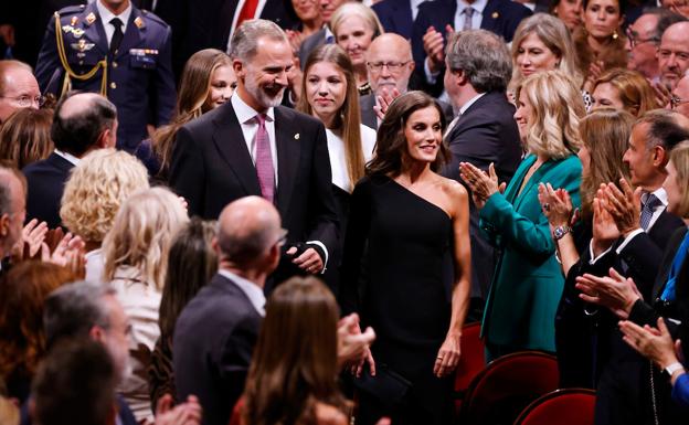 Los reyes Felipe y Letizia, fotografiados en el Teatro Campoamor de Oviedo en 2023, con motivo de la gala de entrega de los Premios Princesa de Asturias. 