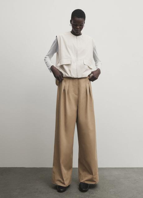 Pantalón ancho de Massimo Dutti (79,99 euros)