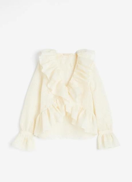 Blusa con volantes de H&M (59,99 euros)