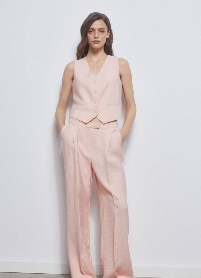 Traje rosa con chaleco