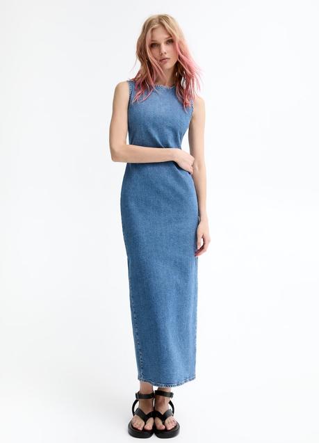 Vestido vaquero de Pull & Bear (35,99 euros)