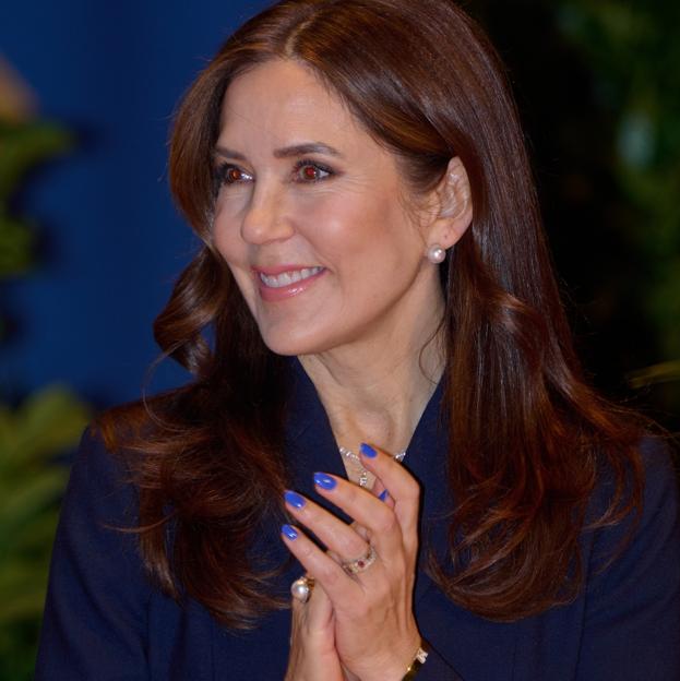 Tres colores de uñas llamativos que quedan elegantes (como ha demostrado Mary de Dinamarca)