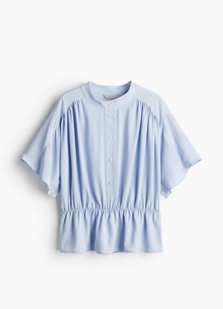 Camisa azul de H&M (19,99 euros)