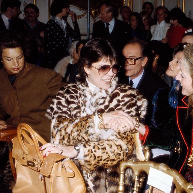 Carolina de Mónaco con un abrigo de leopardo en 1982