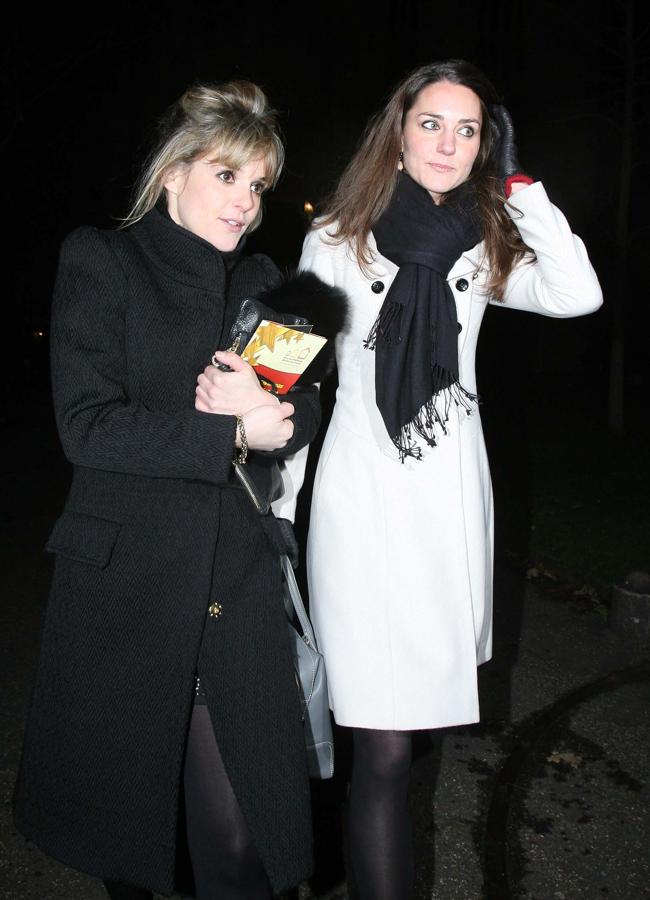 Kate Middleton junto a su amiga Sophie Carter. / GTRES