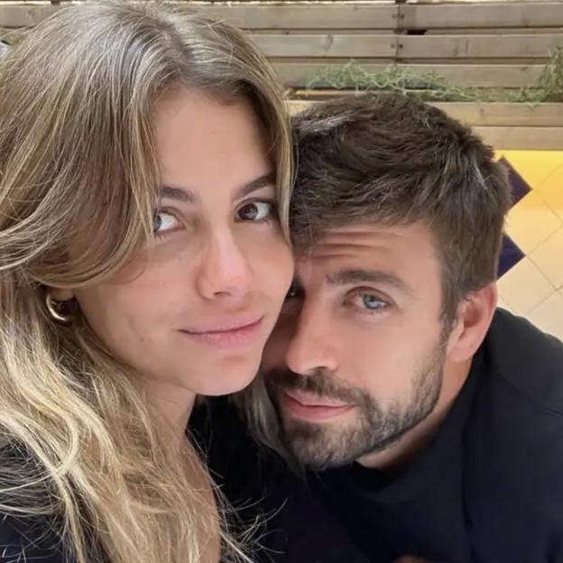 Gerad Piqué y Clara Chía, en la primera foto juntos que publicaron en sus redes sociales. 