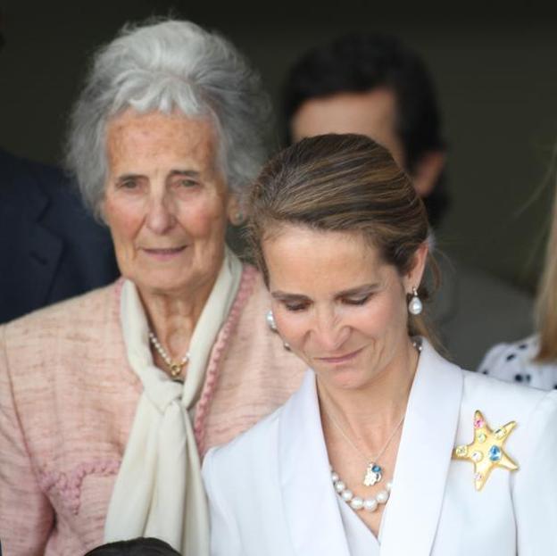 La madre de los hermanos Marichalar, con la infanta Elena. 