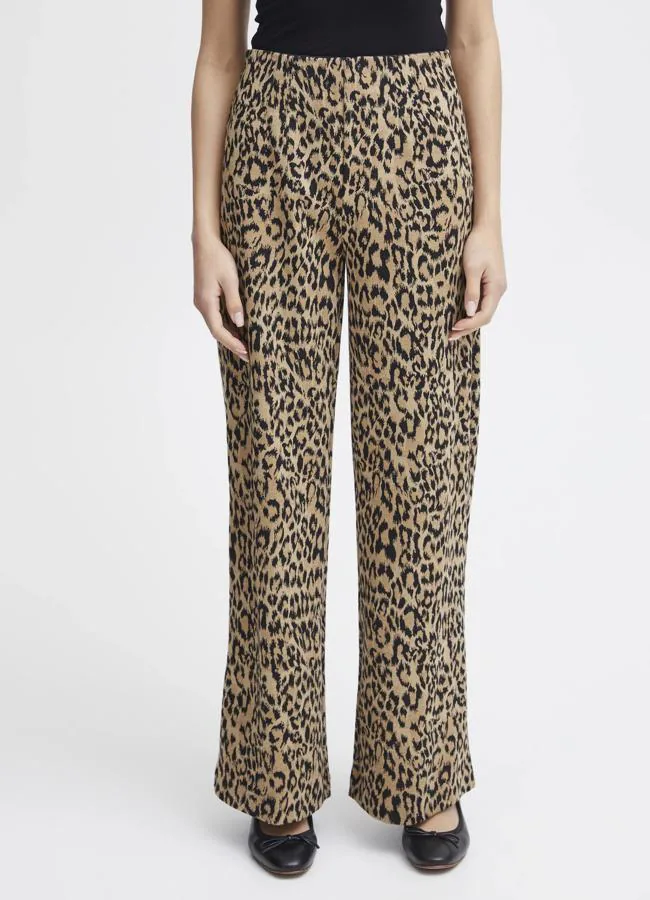 Pantalones de leopardo de Ichi, 49,95 euros.