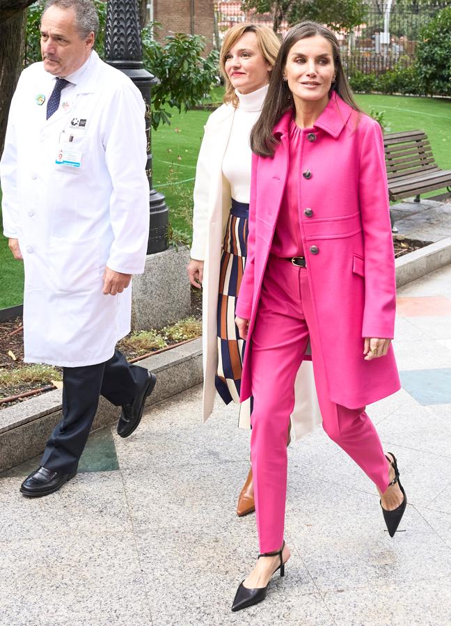 La reina Letizia con un look rosa en 2022. / LIMITED PICTURES