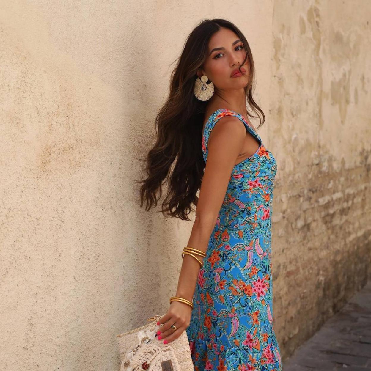 Influencer con vestido de invitada para primavera/@MARIASEGARR