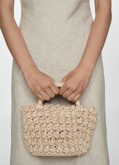 Bolso de rafia de Mango (49,99 euros)