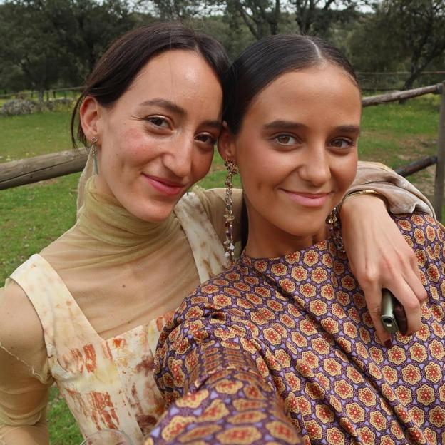 Mónica Coronel de Palma Marichalar junto a Victoria Federica. 