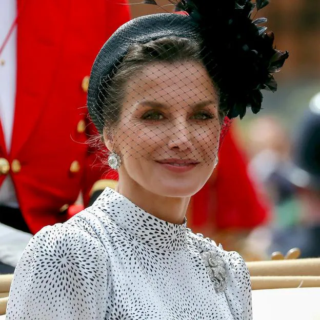 Los Broches De La Reina Sofía Y Los Que Usa Letizia | Mujer Hoy