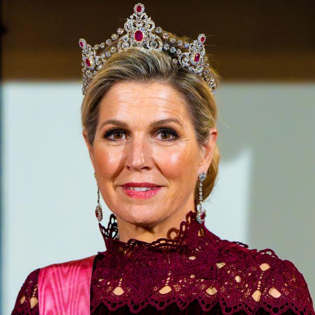 Máxima de Holanda con la tiara Melleiro