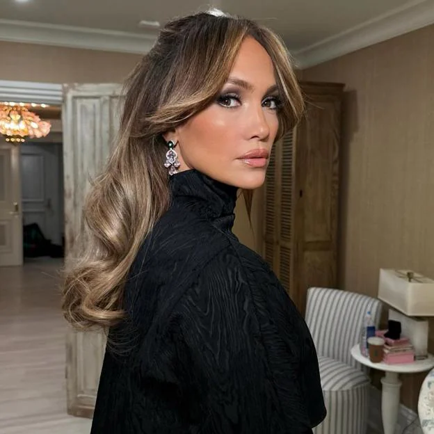 Jennifer Lopez con flequillo face framing