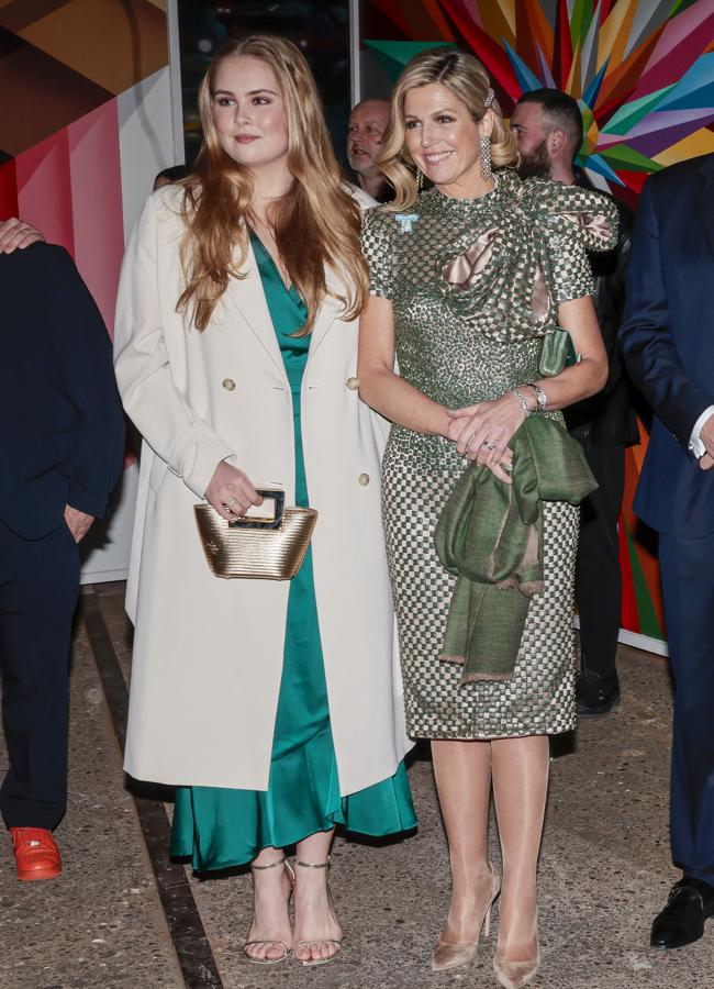 Amalia de Holanda junto a su madre, la reina Máxima. Foto: GTRES.