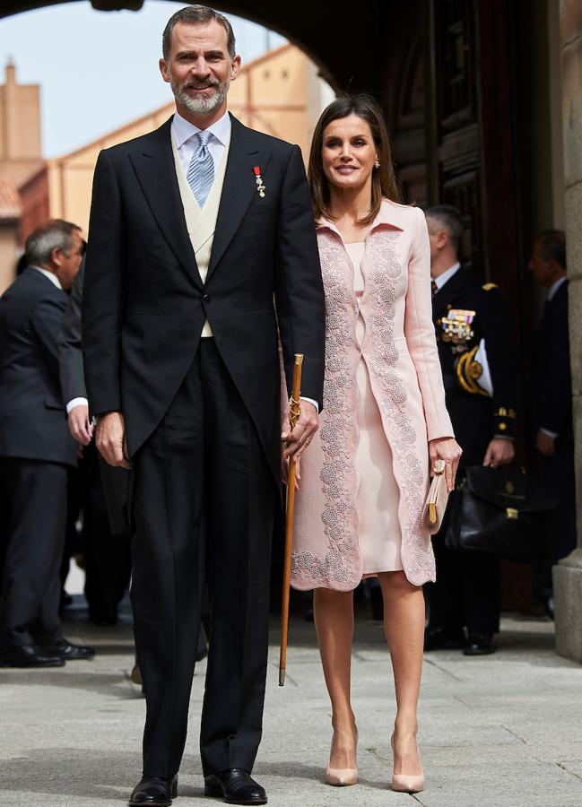 La reina Letizia junto al rey Felipe en los Premios Cervantes 2017. (LIMITED PICTURES)