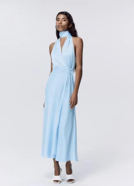Vestido azul de Sfera (49,98 euros)