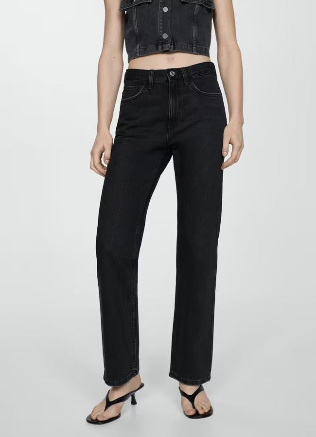 Jeans negros de Mango. REF. 67004023-MATILDA-LM.