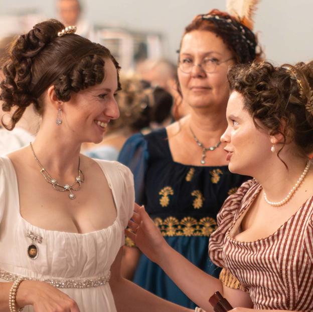 Un momento de uno de los balls que celebra el Jane Austen Festival y que es muy similar a las imágenes de la época que podemos ver en las series de televisión.