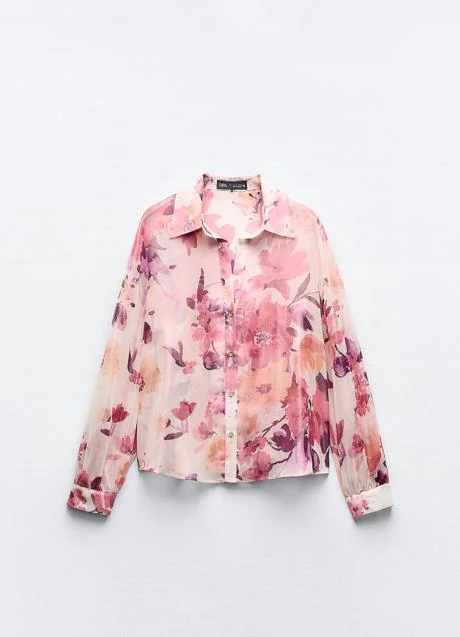 Camisa con estampado de flores de Zara (29,99 euros)